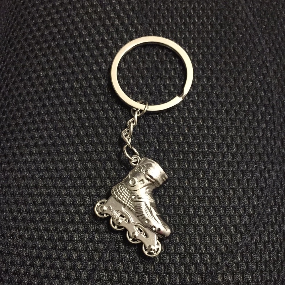 🍏50% OFF/3+...Rollerblade Keychain (Silver)